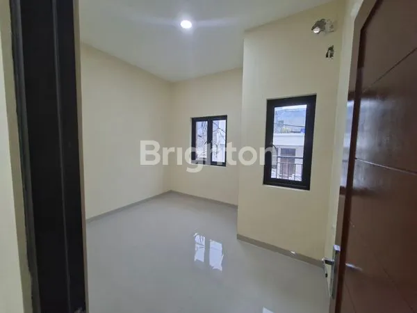 image DIJUAL RUMAH BARU GRESS SIAP HUNI 2LANTAI DI TANJUNG DUREN (2)