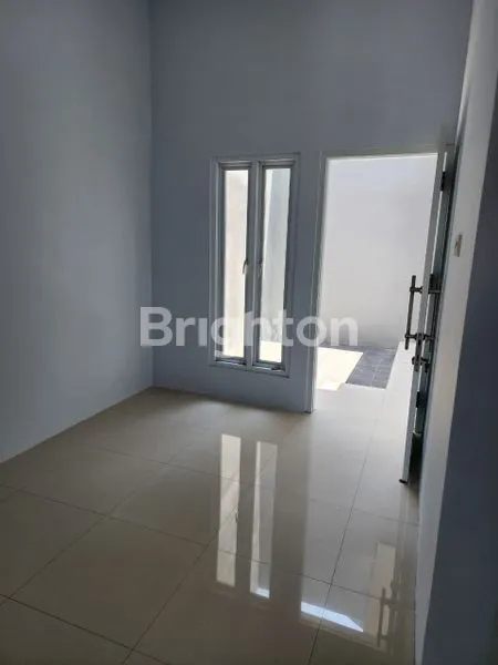 image DIJUAL RUMAH BARU 2 LANTAI DI PLOSO TIMUR (3)