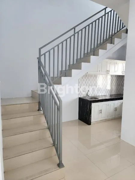 image DIJUAL RUMAH BARU 2 LANTAI DI PLOSO TIMUR (7)