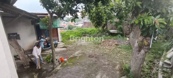 image RUMAH MURAH DENGAN HALAMAN LUAS DEKAT RS KARIADI (8)