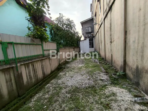 image RUKO 3 LANTAI TENGAH KOTA PEKANBARU (1)