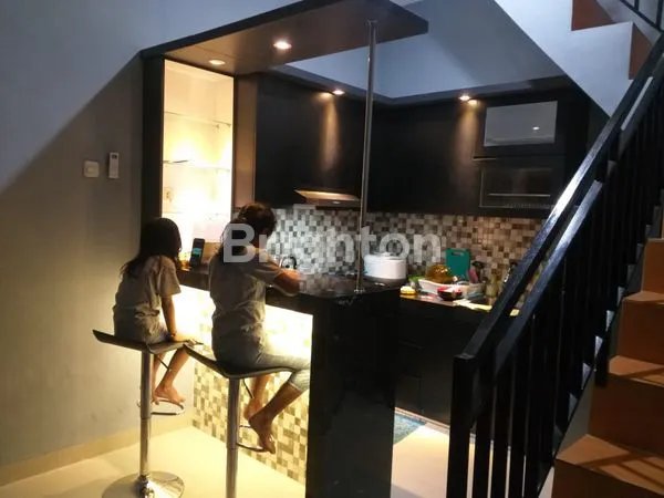 image RUMAH CANTIK HARGA MIRING DI DURI KOSAMBI CENGKARENG JAKBAR.SEMI FURNISHED SIAP HUNI. (3)