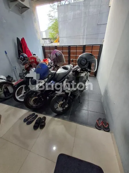 image RUMAH CANTIK HARGA MIRING DI DURI KOSAMBI CENGKARENG JAKBAR.SEMI FURNISHED SIAP HUNI. (8)