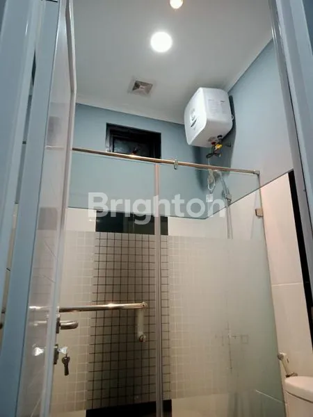 image RUMAH CANTIK HARGA MIRING DI DURI KOSAMBI CENGKARENG JAKBAR.SEMI FURNISHED SIAP HUNI. (4)