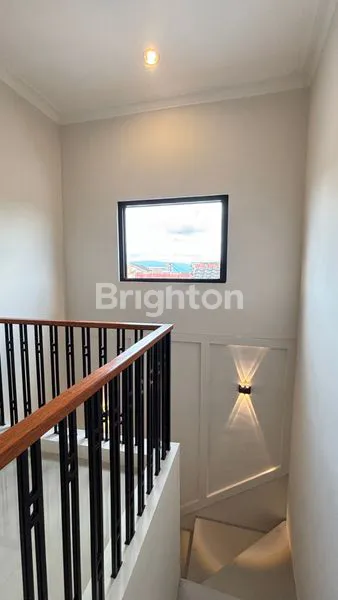 image RUMAH MODERN 3 LANTAI DI BLIMBING KOTA MALANG DEKAT DENGAN UNIVERSITAS BRAWIJAYA DAN POLITEKNIK NEGERI MALANG (5)