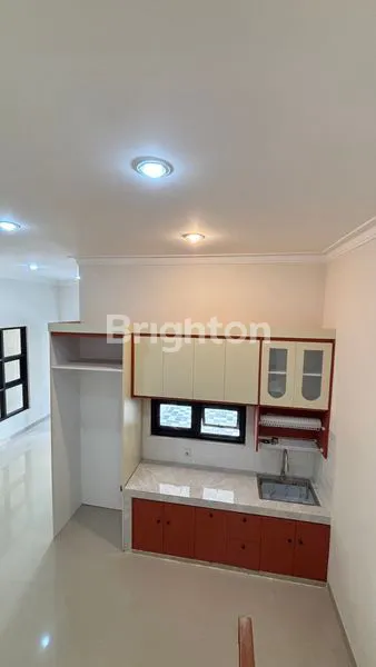 image RUMAH 3 LANTAI DENGAN VIEW GUNUNG DAN SAWAH DI BLIMBING DEKAT UNIVERSITAS BRAWIJAYA MALANG (2)