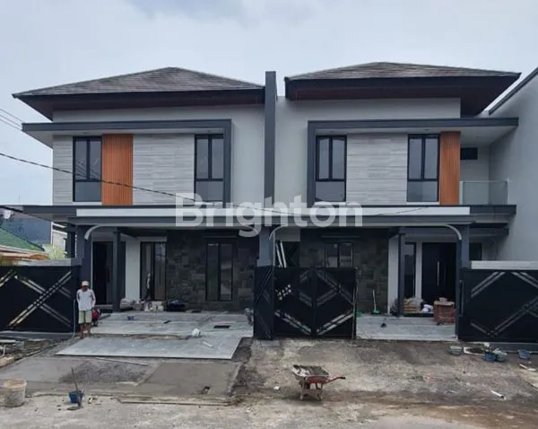 image RUMAH 2 LANTAI, LB 220M² DI SUTOREJO, HARGA NEGO (2)