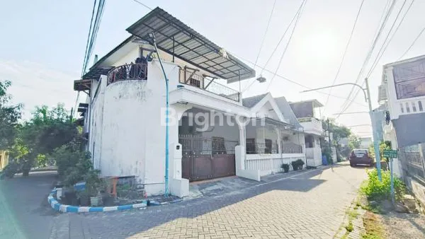 image RUMAH BESAR DAN LINGKUNGAN YANG TENANG (2)