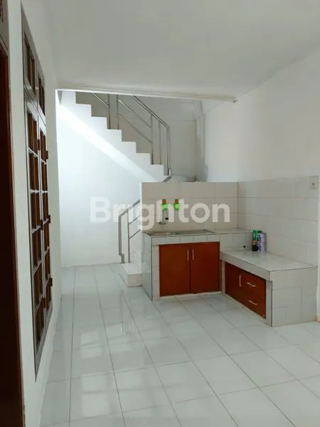 image DI JUAL CEPAT RUMAH 2 LANTAI SIAP HUNI DI TANJUNG DUREN - JAKARTA BARAT  (4)