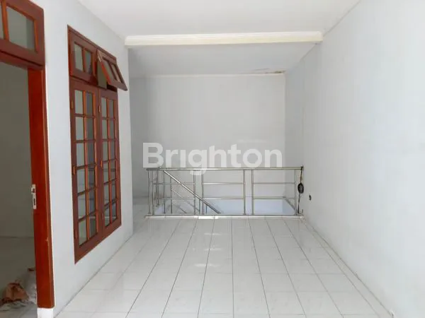 image DI JUAL CEPAT RUMAH 2 LANTAI SIAP HUNI DI TANJUNG DUREN - JAKARTA BARAT  (2)
