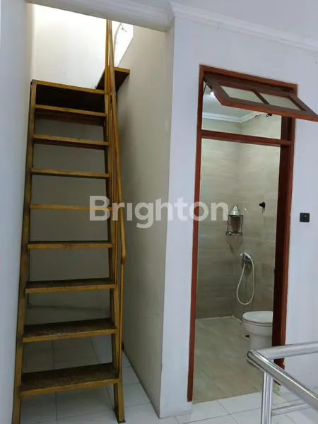 image DI JUAL CEPAT RUMAH 2 LANTAI SIAP HUNI DI TANJUNG DUREN - JAKARTA BARAT  (6)
