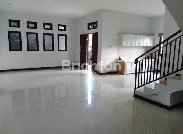 image RUMAH PARKIR LUAS, 4KT, DI BELAKANG MITRA 10 (1)
