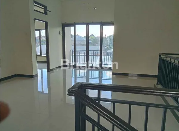 image RUMAH PARKIR LUAS, 4KT, DI BELAKANG MITRA 10 (4)