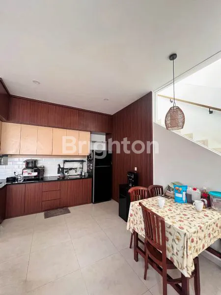 image RUMAH 2 LANTAI SIAP HUNI DI FAVOURY HOUSE BSD (3)