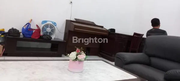 image DI JUAL / SEWA RUMAH SIAP PAKAI BAGUS PLAMONGAN INDAH (3)