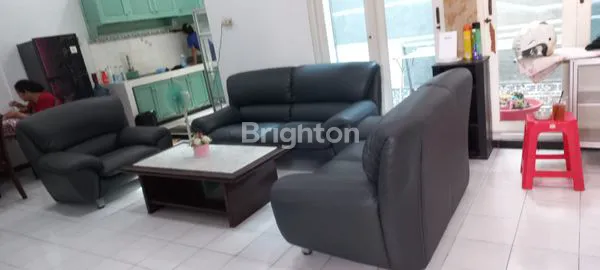 image DI JUAL / SEWA RUMAH SIAP PAKAI BAGUS PLAMONGAN INDAH (2)