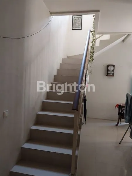 image RUNGKUT MENANGGAL RUMAH 2 LANTAI LOKASI STRATEGIS  DEKAT MERR (5)