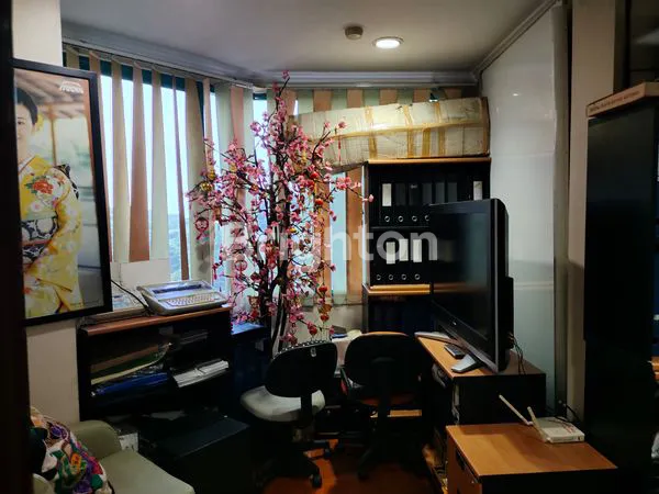 image DUA APARTEMEN GANDENG PURI KEMAYORAN, LOKASINYA SANGAT STRATEGIS, BISA UNTUK KANTOR DAN TEMPAT TINGGAL, AKSES MUDAH KEMANA MANA, SUNTER JAKARTA UTARA. (1)