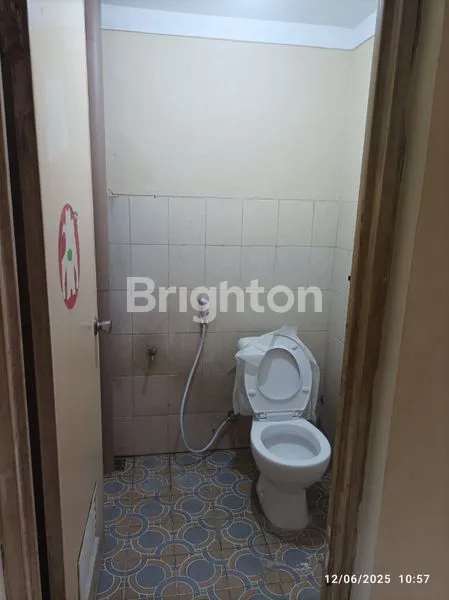 image RUMAH TOKO  2 LANTAI DI GRAHA RAYA (3)