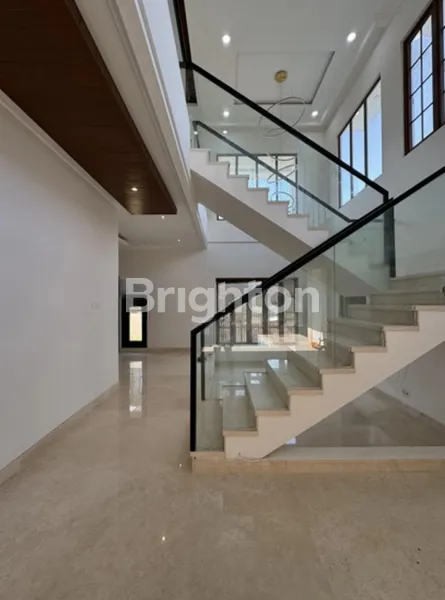 image RUMAH MEWAH ADA KOLAM RENANG DI CITRALAND WATERFRONT, SURABAYA BARAT (5)