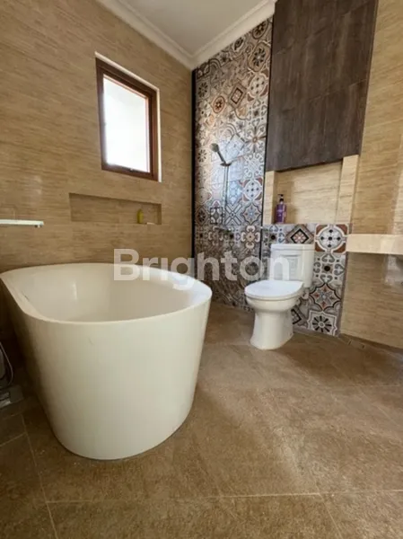 image RUMAH MEWAH ADA KOLAM RENANG DI CITRALAND WATERFRONT, SURABAYA BARAT (6)