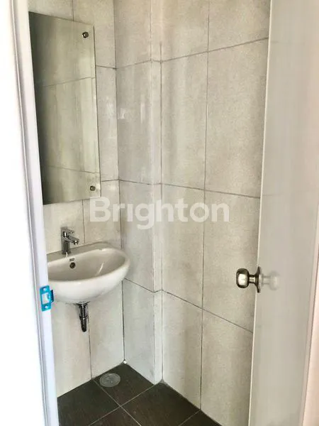 image RUKO HOOK 3 LANTAI DI YCHUB BSD – SEGITIGA EMAS, LOKASI STRATEGIS (7)