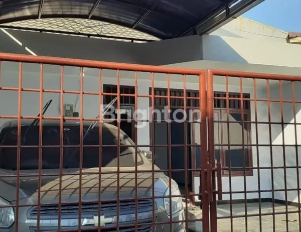 image RUMAH DI JALAN SIMPANG DARMO PERMAI SURABAYA (1)