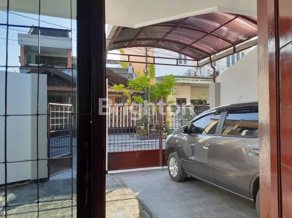 image RUMAH DI JALAN SIMPANG DARMO PERMAI SURABAYA (6)