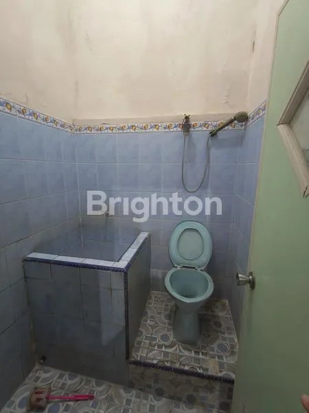 image RUMAH 1,5 LANTAI SIAP HUNI LOKASI SANGAT STRATEGIS DEKAT EXIT TOL (7)