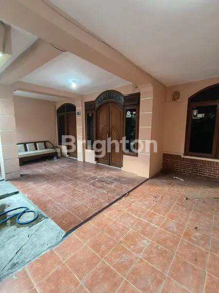 image RUMAH 1,5 LANTAI SIAP HUNI LOKASI SANGAT STRATEGIS DEKAT EXIT TOL (1)