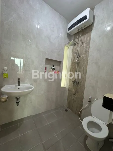 image RUMAH GUNUNG ANYAR TAMBAK MODERN LOKASI STRATEGIS 100M KE OERR DAN AMESTA LIVING (6)