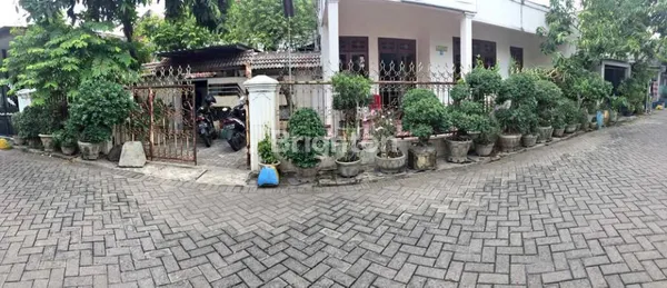 image JUAL CEPAT RUMAH SIAP HUNI LOKASI STRATEGIS DI DAERAH SURABAYA TIMUR (1)