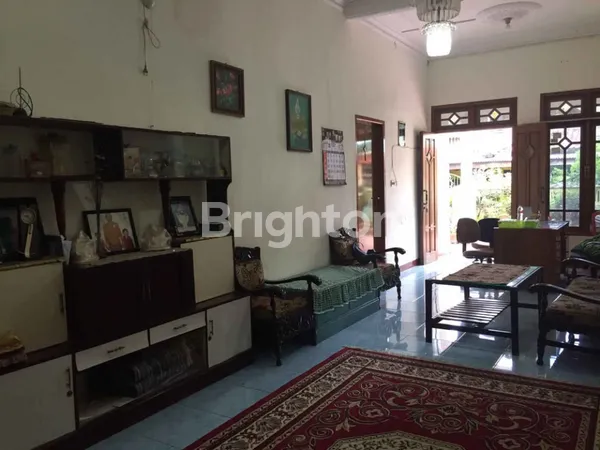 image JUAL CEPAT RUMAH SIAP HUNI LOKASI STRATEGIS DI DAERAH SURABAYA TIMUR (2)