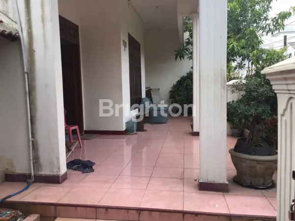 image JUAL CEPAT RUMAH SIAP HUNI LOKASI STRATEGIS DI DAERAH SURABAYA TIMUR (4)