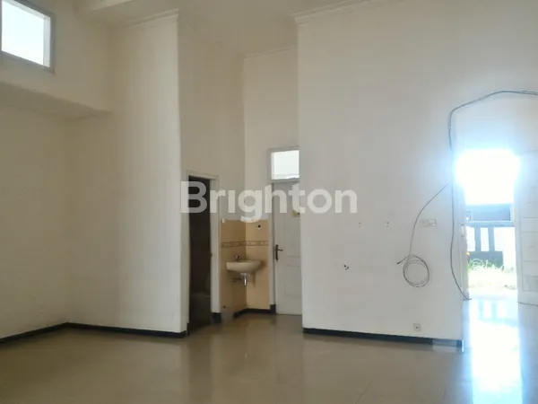 image RUMAH 2 LANTAI SIAP HUNI TELAGA GOLF ARAYA MALANG (5)