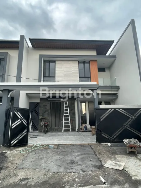 image RUMAH BARU SUTOREJO PRIMA ROW JALAN 3 MOBIL ONE GATE SYSTEM (1)