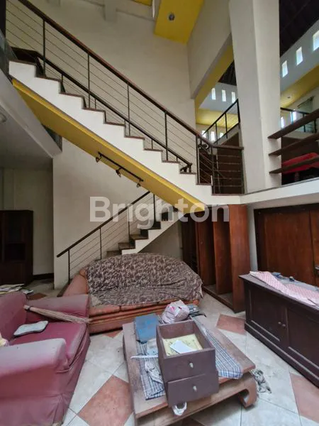 image DIJUAL RUMAH MEWAH ELEGAN DI UBUNG DENPASAR UTARA (2)