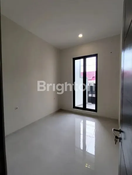 image SISA 1 UNIT RUMAH BARU GRESS NGINDEN INTAN TIMUR (4)