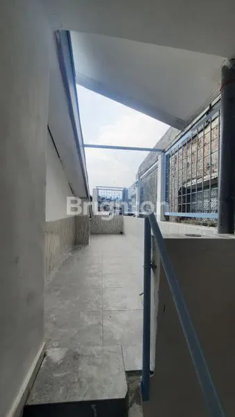 image D SEWAKAN RUMAH STRATEGIS. COCOK UNTUK USAHA ATAU KANTOR DI AREA KLOJEN MALANG (3)