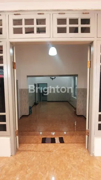 image D SEWAKAN RUMAH STRATEGIS. COCOK UNTUK USAHA ATAU KANTOR DI AREA KLOJEN MALANG (1)