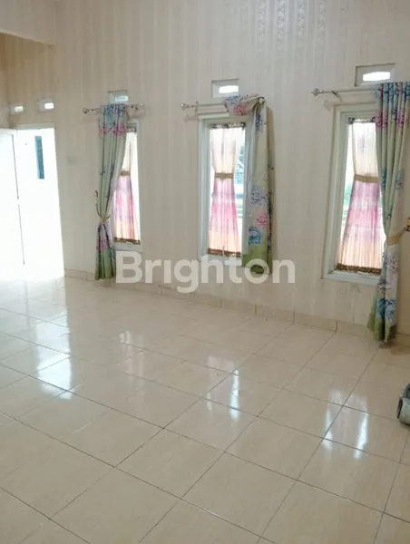 image HUNIAN STRATEGIS DEKAT ALUN-ALUN SUMOWONO (7)