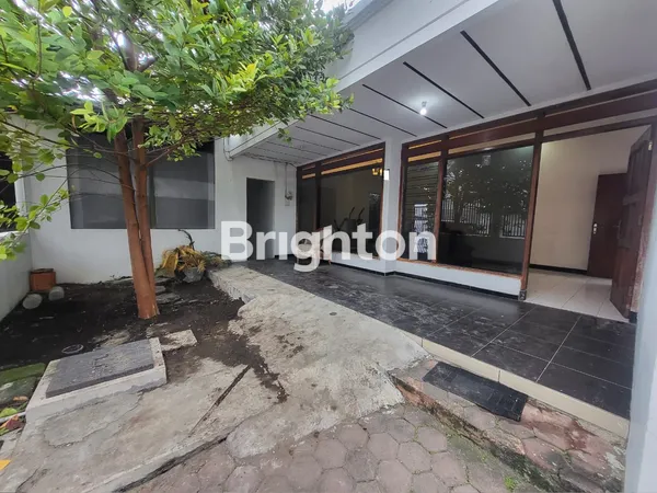 image RUMAH LUAS 360M² DI LEBAK ARUM, HARGA HITUNG TANAH! (4)