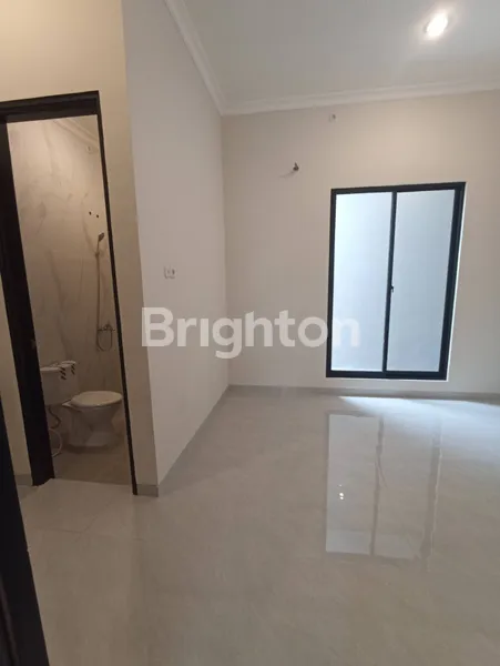 image RUMAH BARU GRESS 2 LANTAI KLAMPIS SEMOLO MINIMALIS MODERN (6)