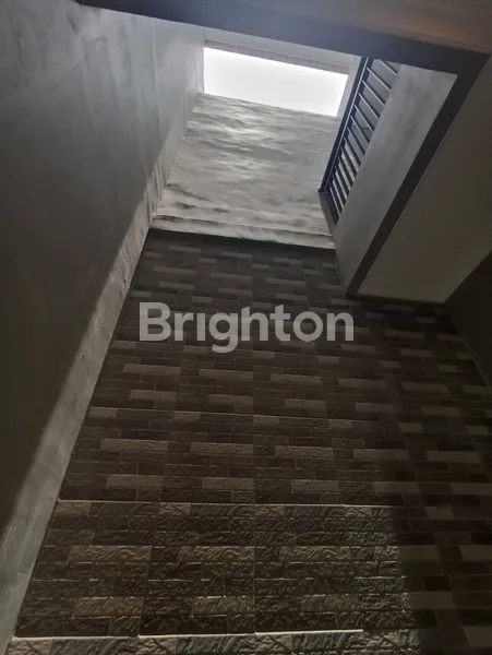 image RUMAH BARU GRESS 2 LANTAI KLAMPIS SEMOLO MINIMALIS MODERN (8)