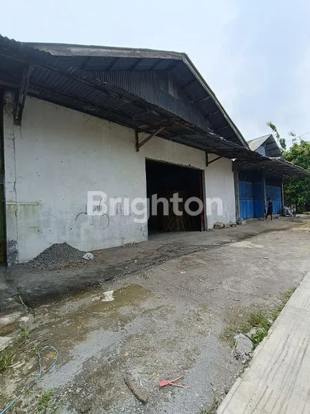 image GUDANG SIAP USAHA LOKASI STRATEGIS KURIPAN PURWODADI -  PELUANG BISNIS MENJANJIKAN (1)