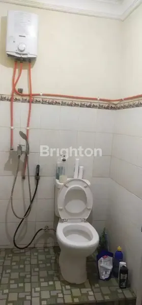 image DIJUAL CEPAT RUMAH WIGUNA 2 LANTAI 900JT-AN, ONE GATE SYSTEM, LINGKUNGAN AMAN, LOKASI STRATEGIS  (3)