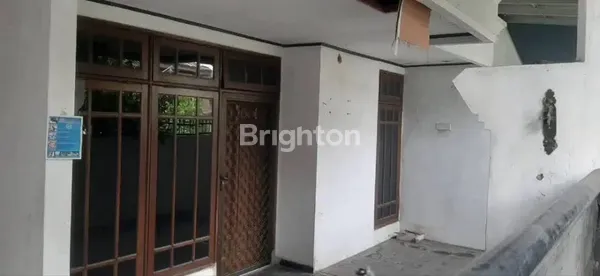 image DIJUAL RUMAH SECOND RUNGKUT MAPAN BARAT BUTUH RENOV, LOKASI STRATEGIS DEKAT KAMPUS UPN, DEKAT PERKANTORAN  (7)