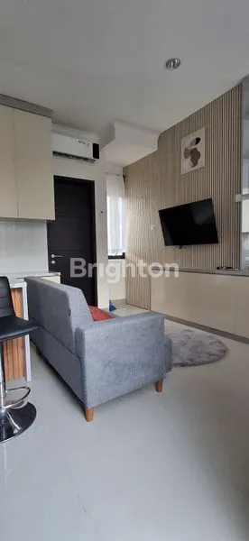 image DISEWAKAN RUMAH FULLFURNISH TENGAH KOTA BERNUANSA MINIMALIS LOKASI DALAM PERUMAHAN GRAND CITY AMAN NYAMAN HARGA NEGO (2)