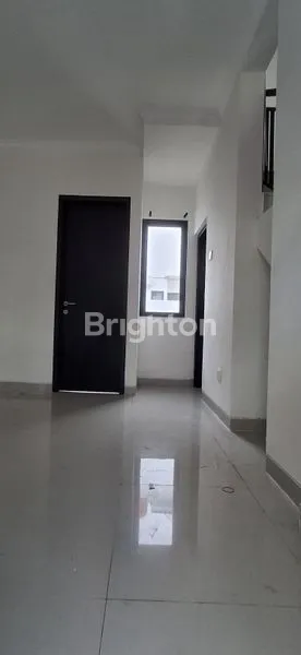 image DIJUAL RUMAL TENGAH KOTA BERNUANSA MINIMALIS LOKASI DALAM PERUMAHAN GRANDCITY AMAN NYAMAN HARGA NEGO (2)