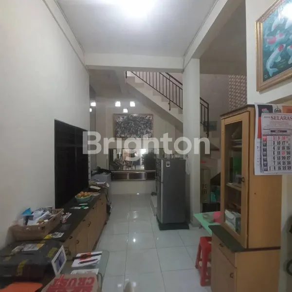 image RUMAH SECOND TERAWAT MANYAR STRATEGIS PUSAT KOTA, BEBAS BANJIR, DEKAT NGINDEN (6)